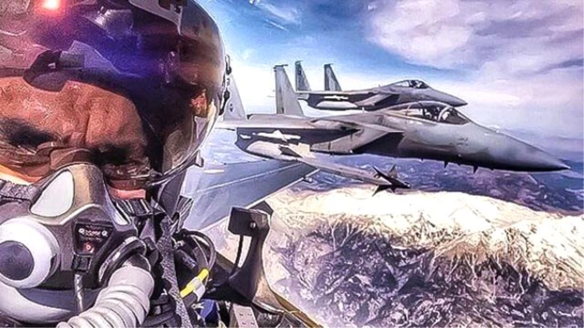 Türk Pilot, Eğitim Sırasında Suudi Pilotlarla Selfie Çekti