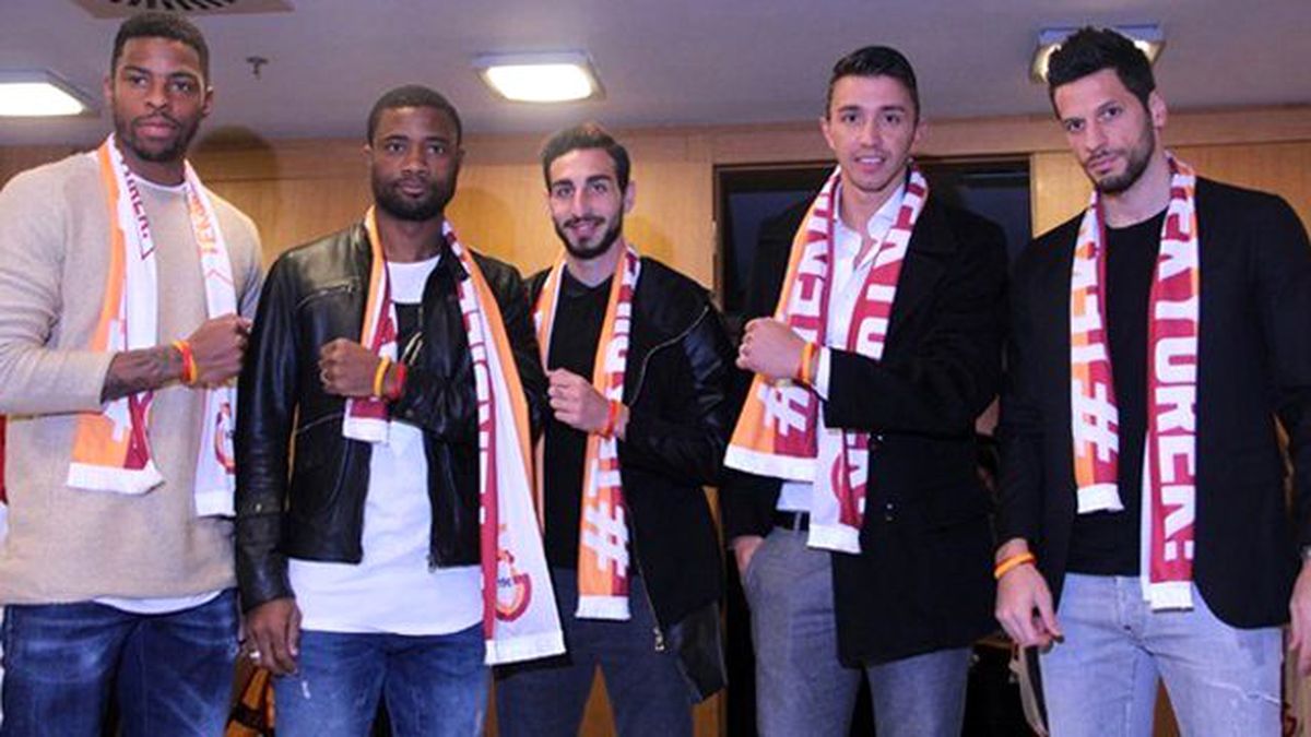 Galatasaray'ın Satışa Sunduğu Bilekliklerin Korsanları Çıkarıldı