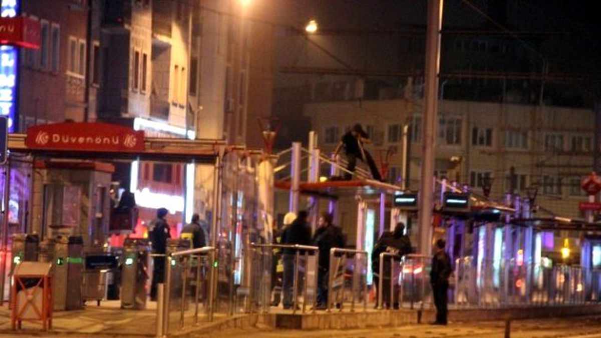 İntihar Etmek İçin Tramvay Durağına Çıktı