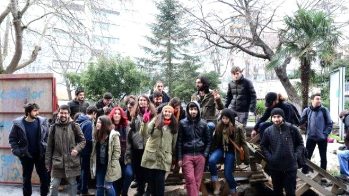 İTÜ\'lü Bir Grup Öğrenciden Bahçe Nöbeti