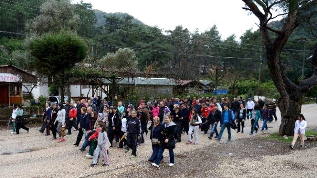 Kumlucalılar Yağmur Altında Keşif Gezisine Çıktı