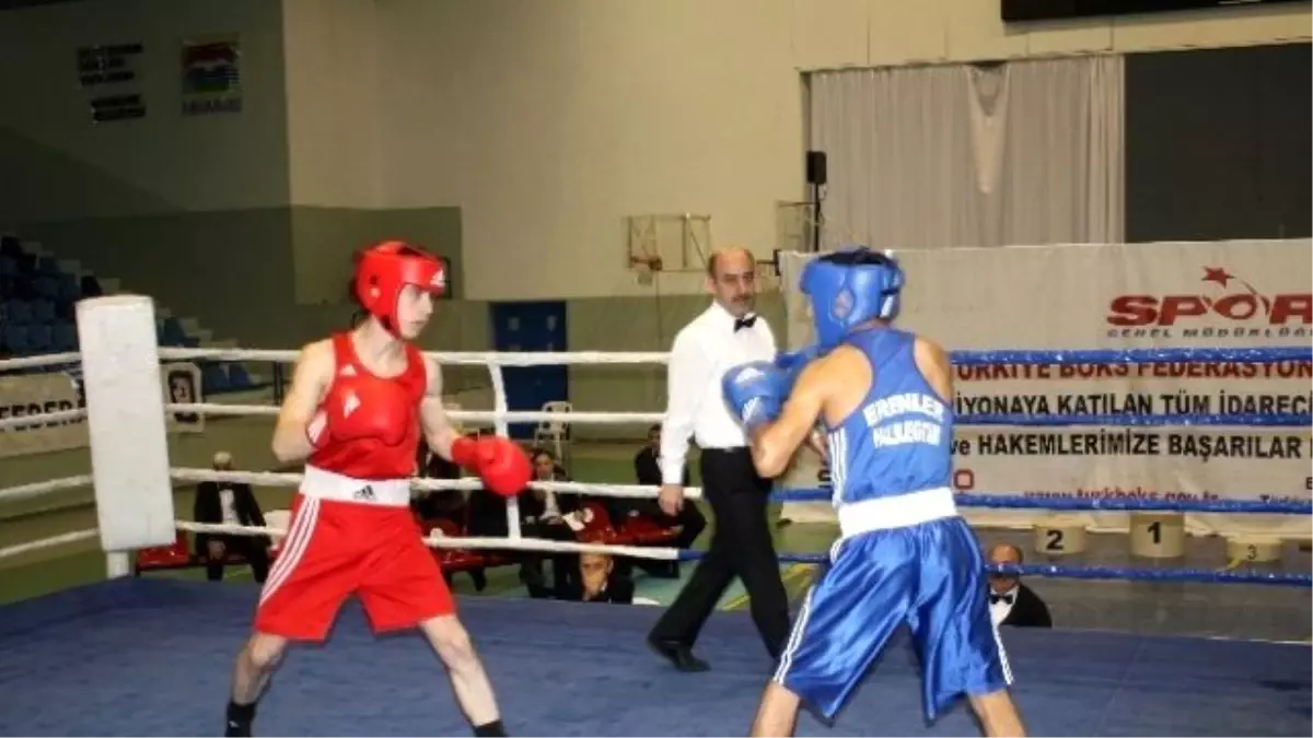 Yıldız Erkekler Boks Şampiyonası Marmaris\'te Yapıldı