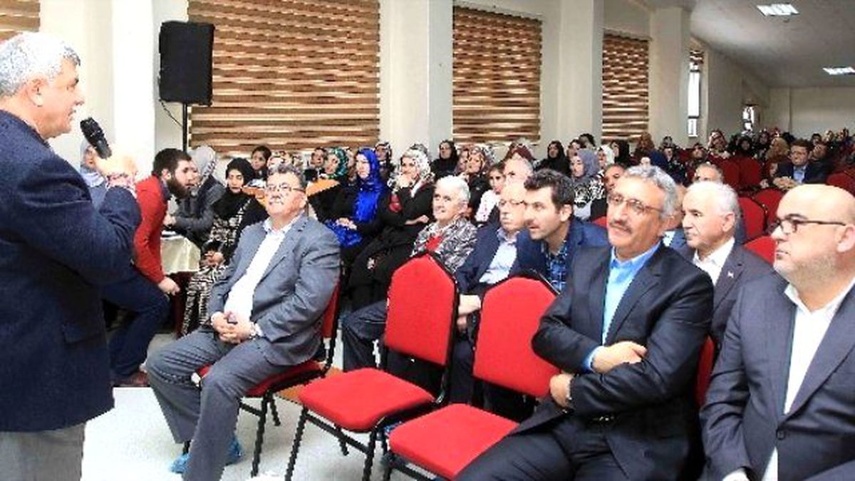 Başkan Karaosmanoğlu, "Fırsatlar Artıkça Fedakarlıklar Azalmamalıdır"