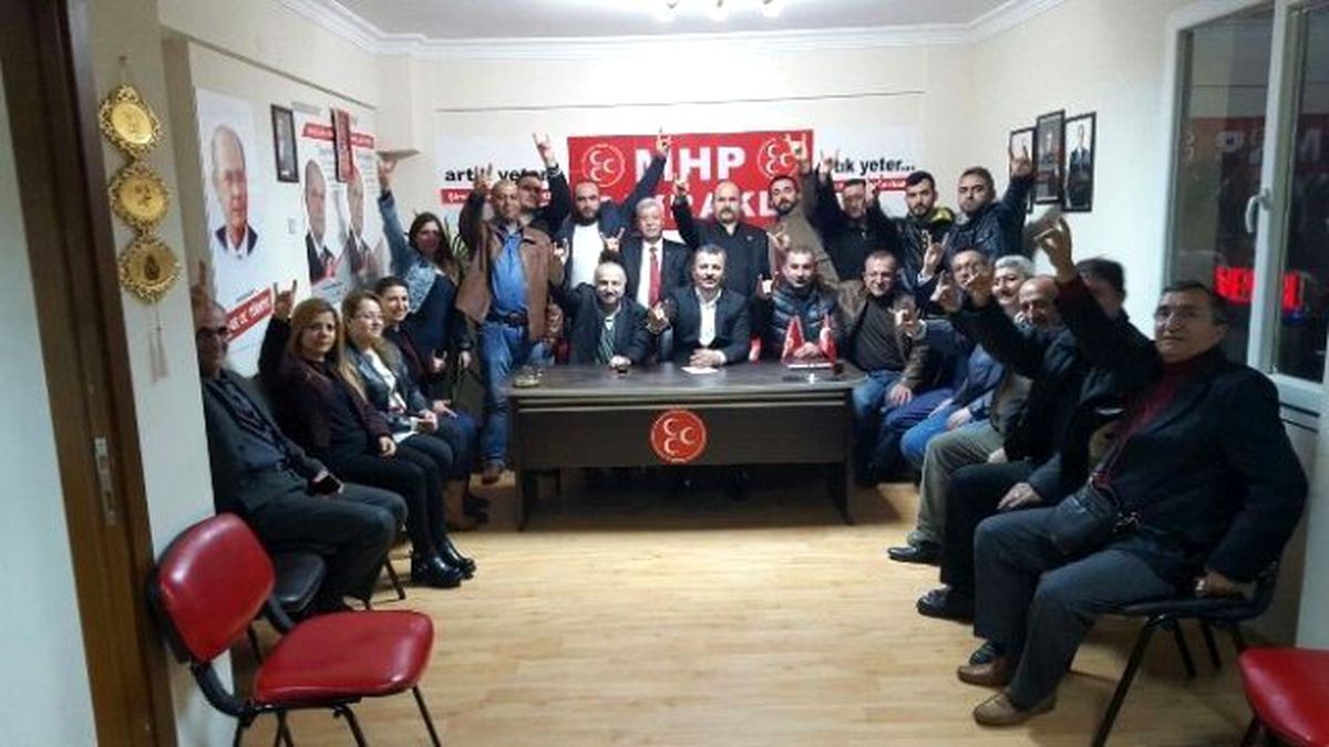 Bayraklı MHP İlçe Teşkilatı İstifa Etti