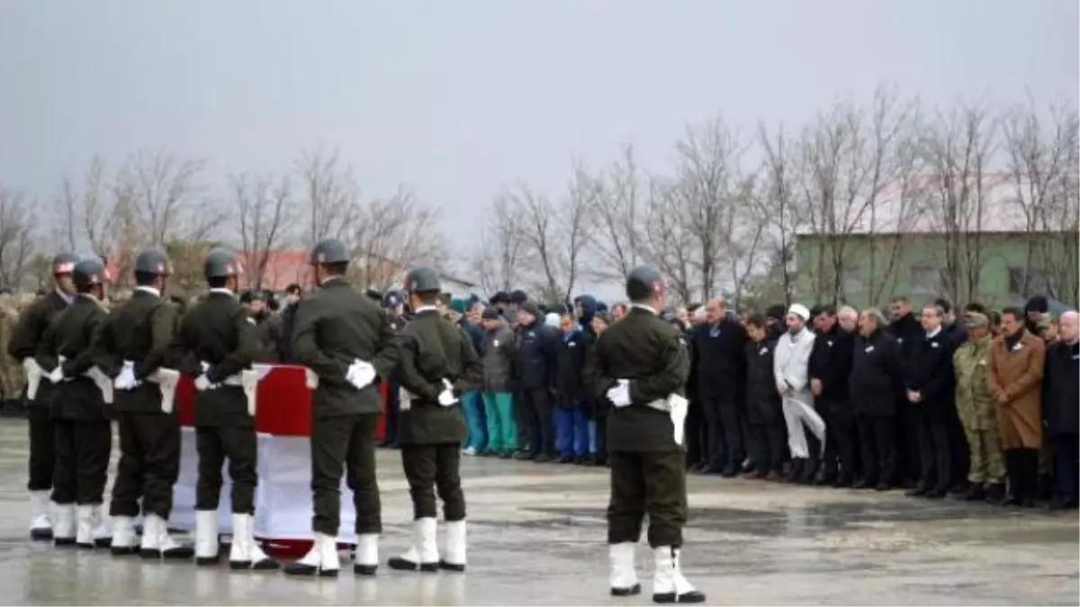 İdil\'de Şehit Düşen Uzman Çavuş İçin Şırnak\'ta Uğurlama Töreni