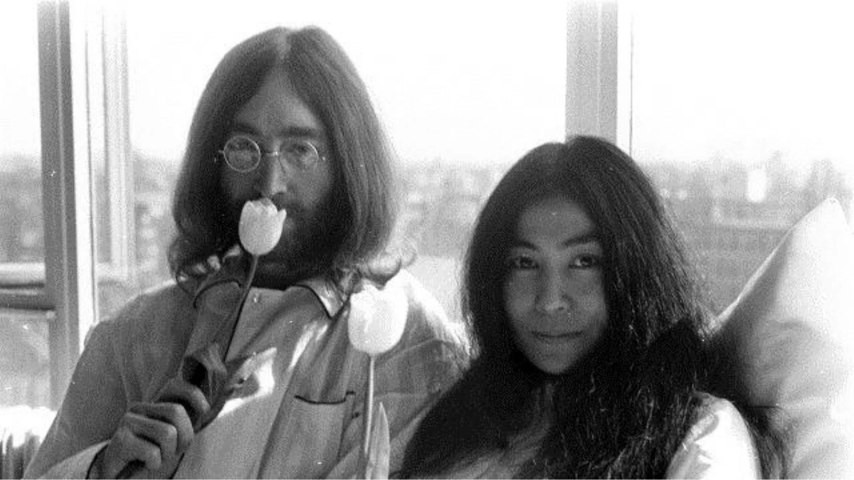 John Lennon\'un Saçı 100 Bin Liraya Satıldı