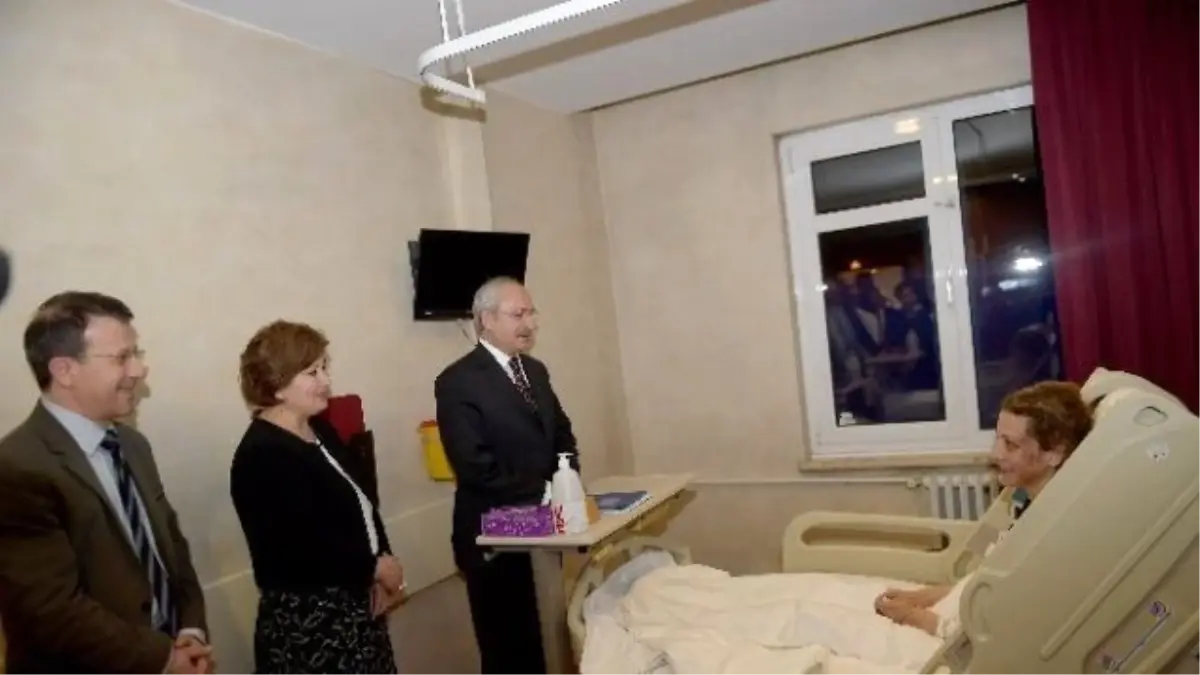 Kılıçdaroğlu, Ankara\'daki Patlamada Yaralananları Ziyaret Etti