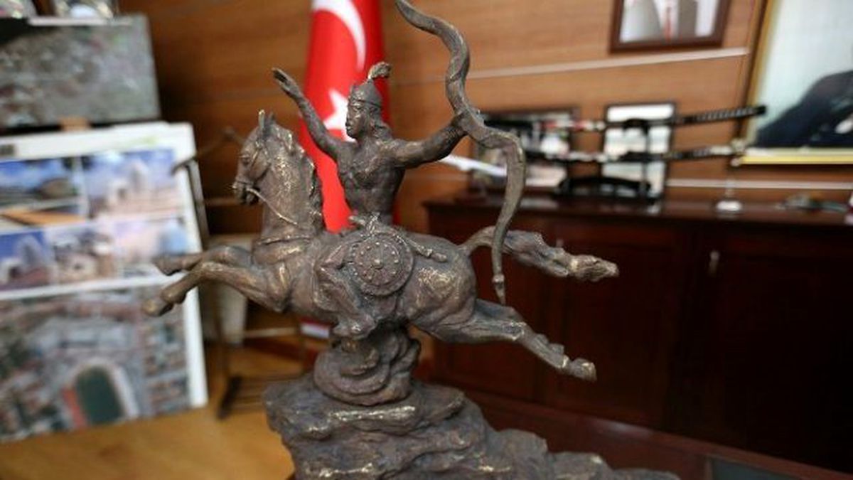 Köroğlu Parkı\'nın İlk Üç Heykeli Tamam