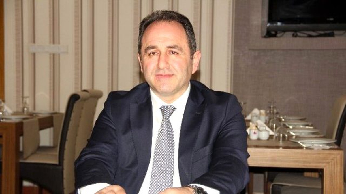Murat Demir, Bayan Hentbol Takımını Kutladı
