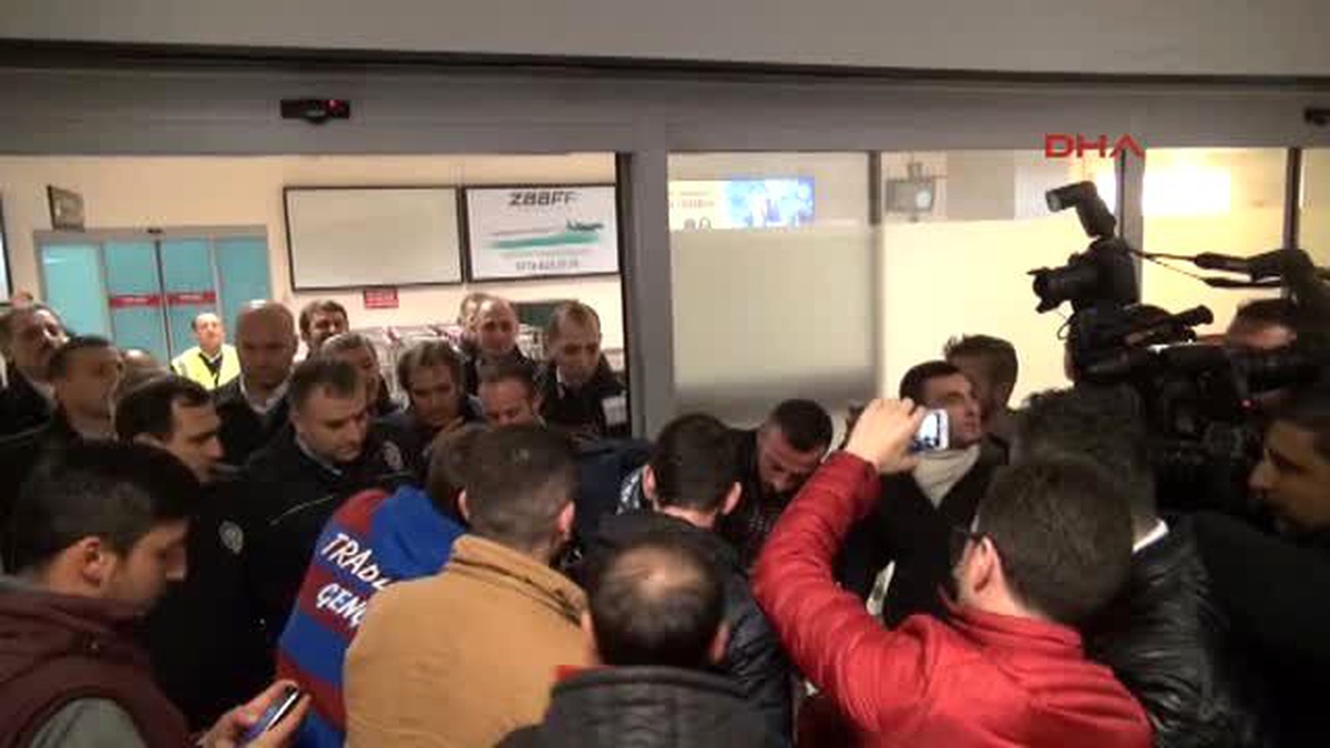 Salih Dursun Trabzon\'da Omuzlarda Karşılandı