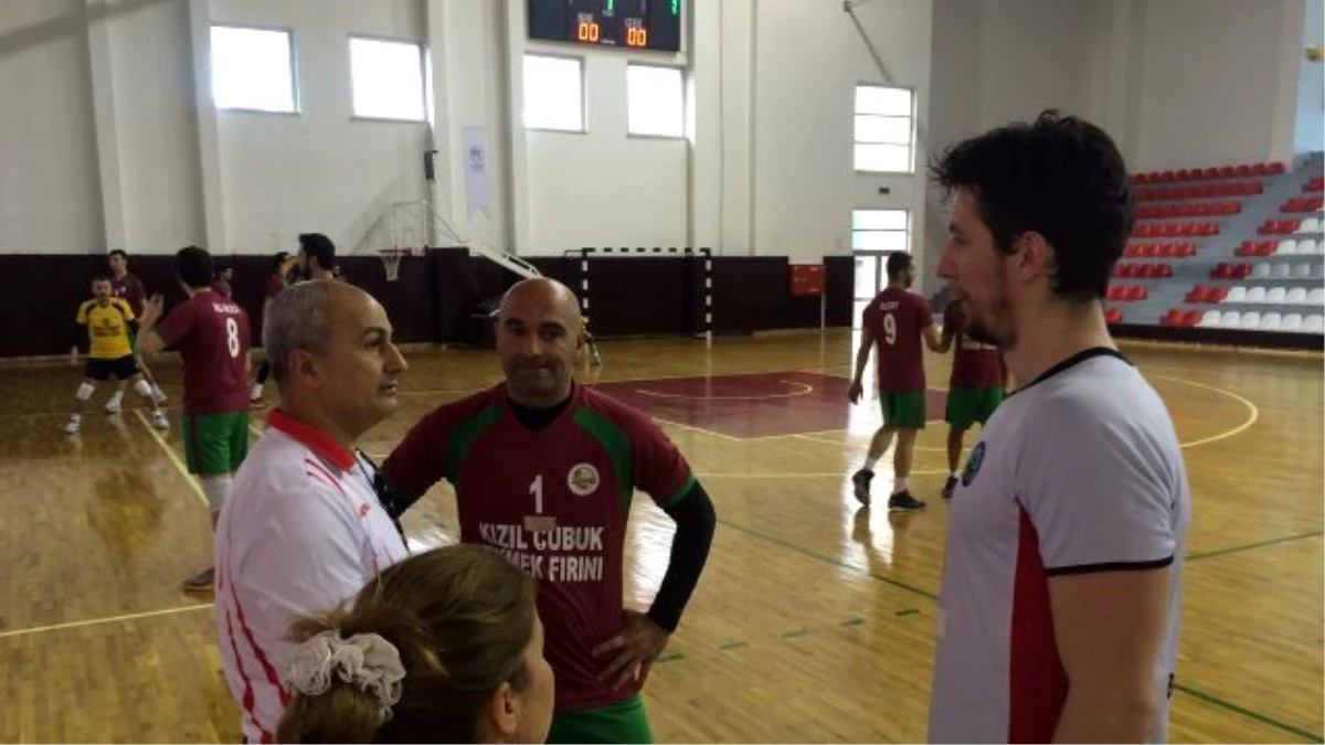 Türkiye Voleybol Federasyonu Başkanı Özkan Mutlugil Bigadiç\'te