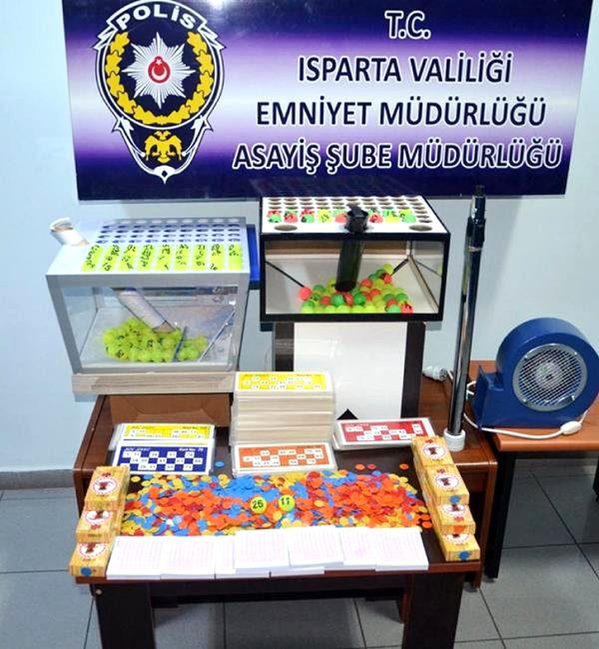Açılışı Sosyal Medyadan Duyurulan Kumarhaneye Polis Baskını