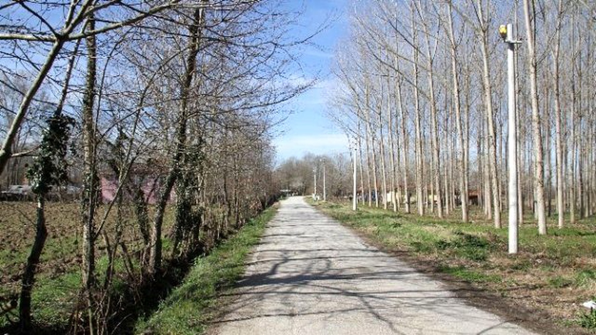 Akyazı\'da Yol Genişletme Çalışması