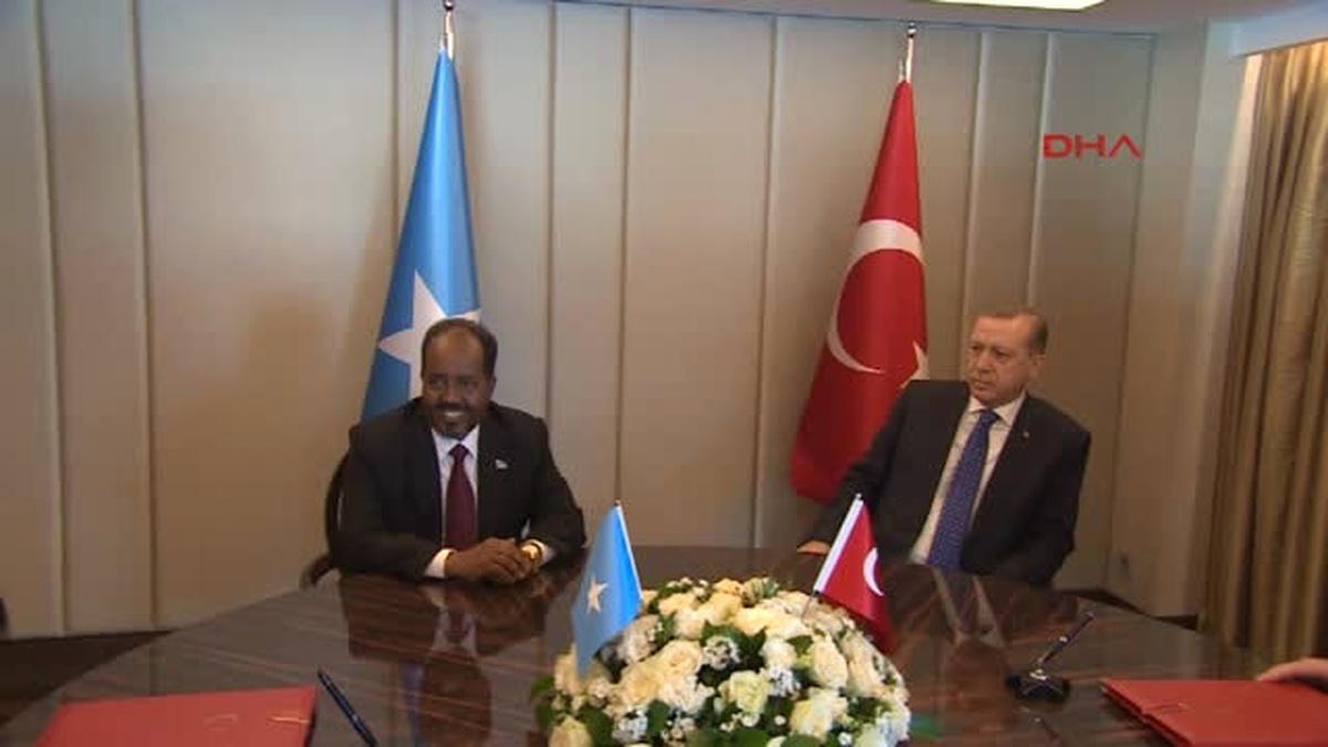 Erdoğan, Konuk Cumhurbaşkanı\'na Çamlıca Camii\'nin İnşaatını Gösterdi