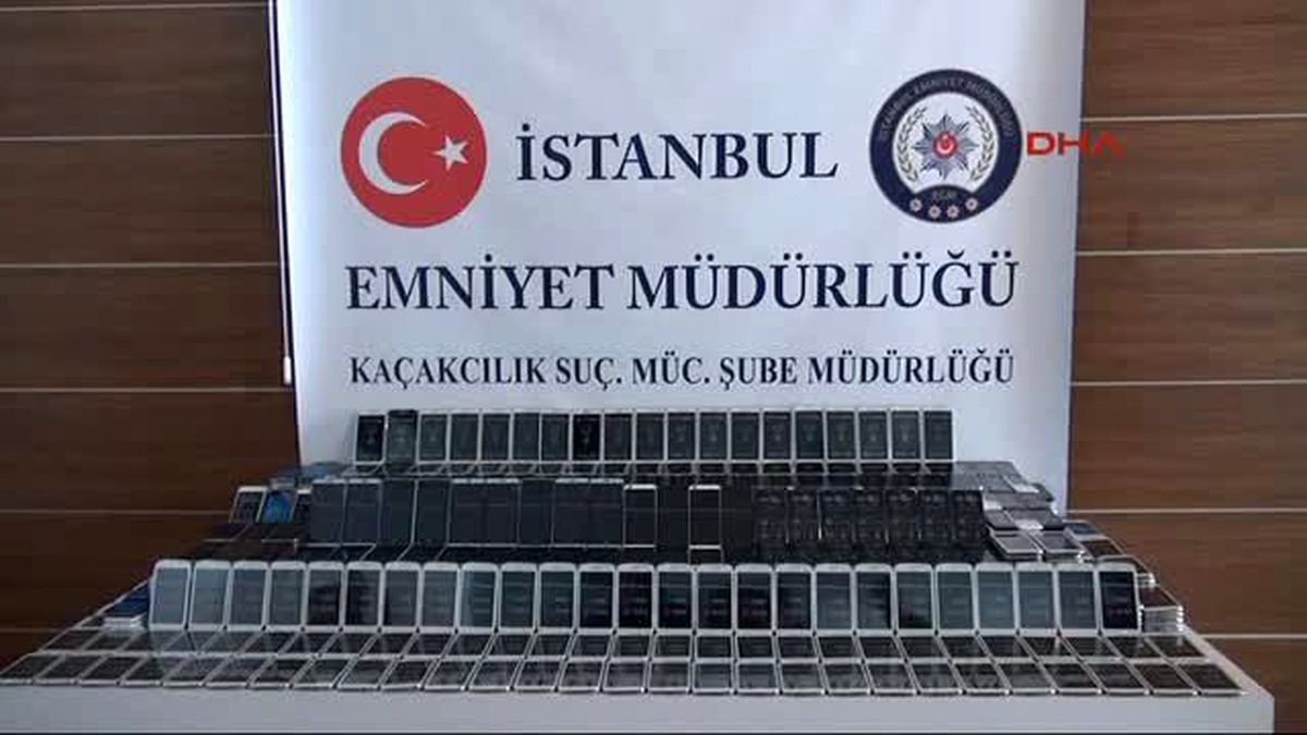İstanbul\'da Kaçak Cep Telefonu Operasyonu