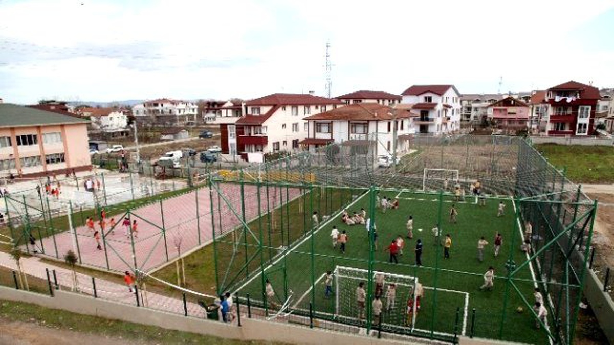 Öğrencilerin Ortak Buluşma Noktası Spor Alanları