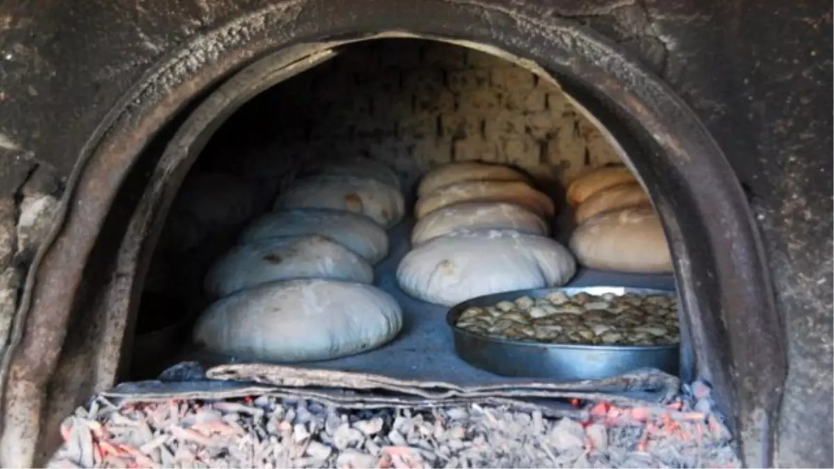 Orhaneli kadını "ekmeğini taştan çıkarıyor"