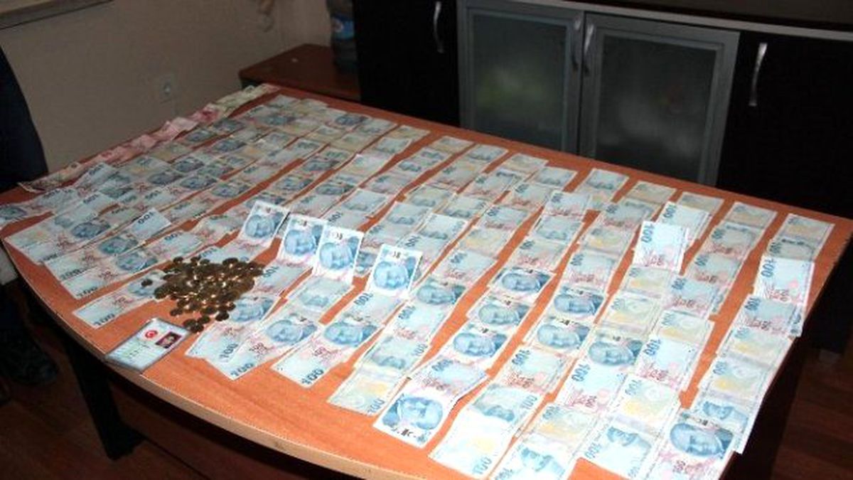 Dilencinin Üzerinden Çıkan Para, Polisi Şaşkına Çevirdi