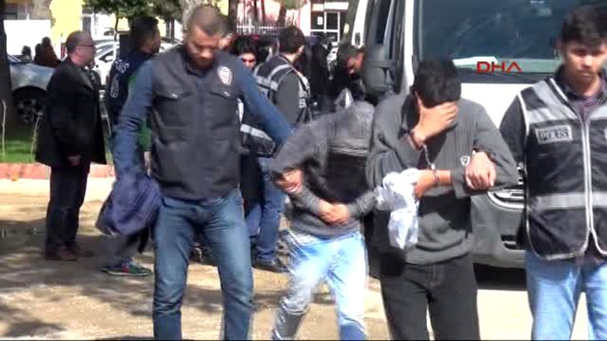 Adana\'da 8 Uyuşturucu Satıcısı Tutuklandı