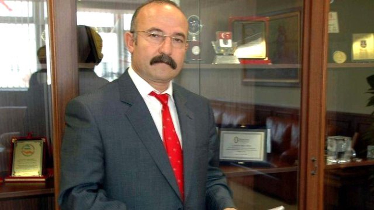Adü Eski Rektörü Görevden Uzaklaştırıldı