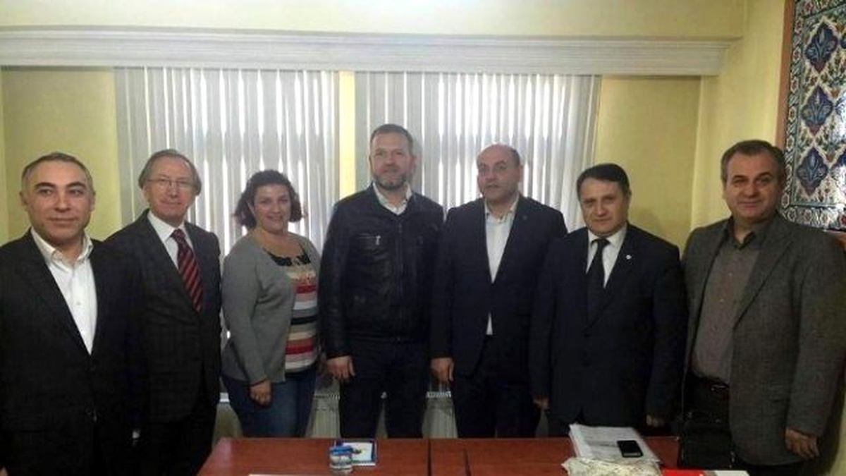 AK Parti\'den Kızılay\'a Tebrik Ziyareti