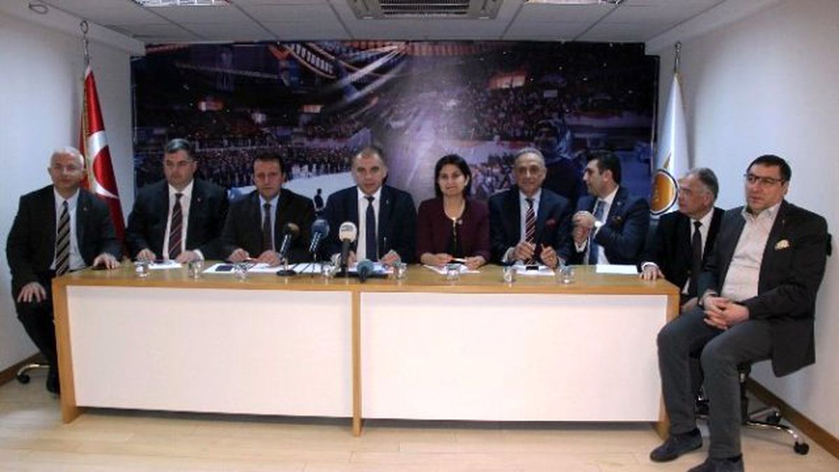 AK Parti İzmir İl Başkanı Bülent Delican, "Kocaoğlu Devletin Kurumlarını Suçlamasın"