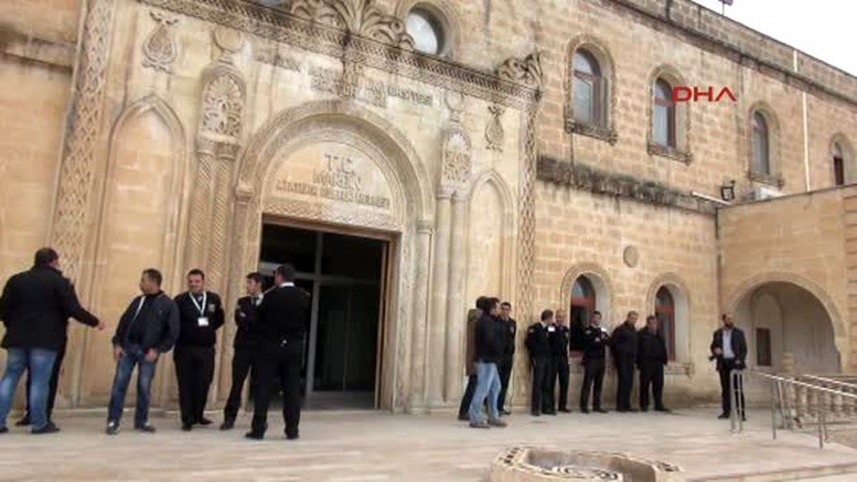 Artuklu Üniversitesi\'nde Haklarında Soruşturma Açılan Akademisyenlerden Tepki