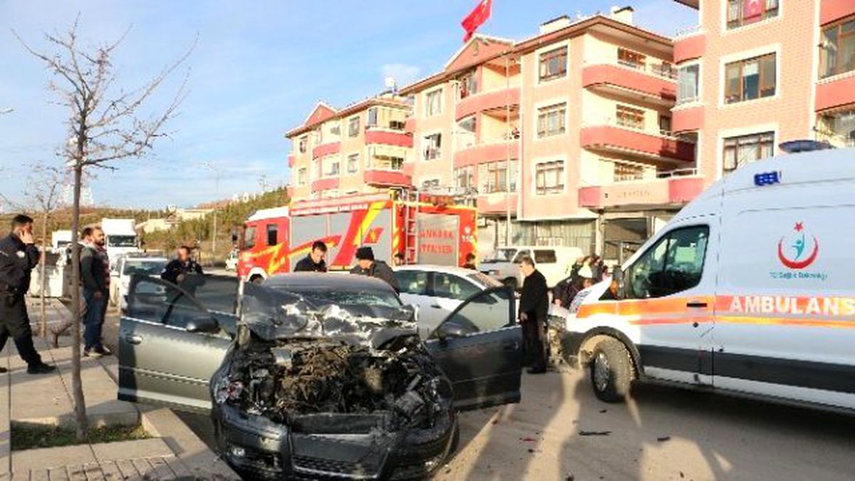 Başkent\'te Trafik Kazası: 4 Polis Yaralı