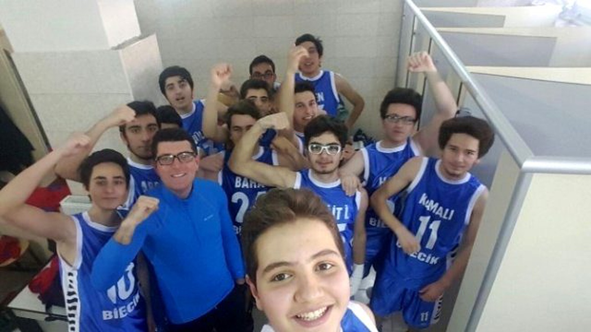 Bilecik\'te Liseler Arası Basketbol Müsabakalarının Şampiyonu Özel Hatem Anadolu Lisesi Oldu