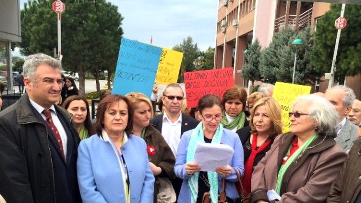 CHP İzmir Konak Kadın Kollarından Basın Açıklaması