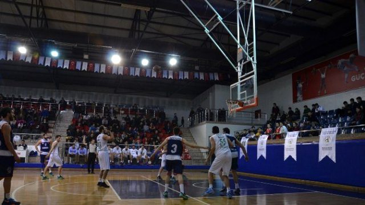 Düzce Belediyespor Zirveyi Zorlayacak