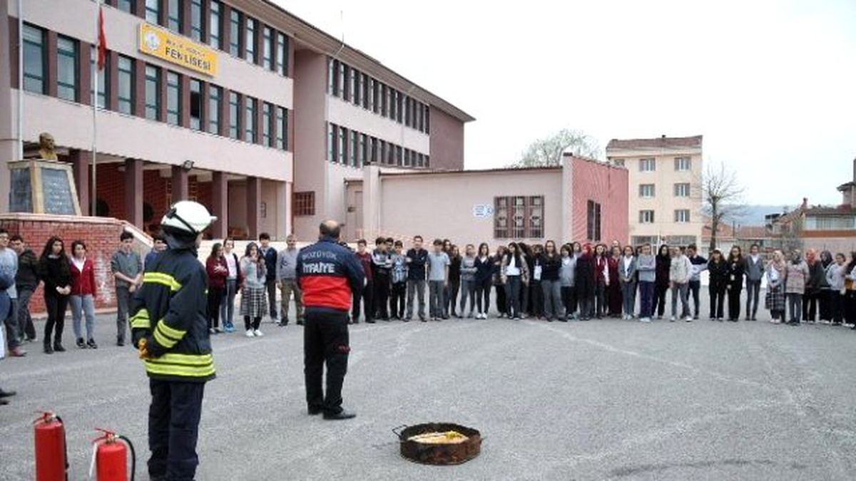 Fen Lisesi Öğrencilerine Yangın Eğitimi