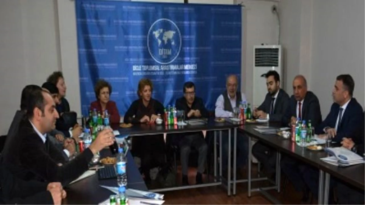 Frassoni: AB Mülteci Sorunu Karşılığında Türkiye\'deki Hukuksuzlukları Görmüyor