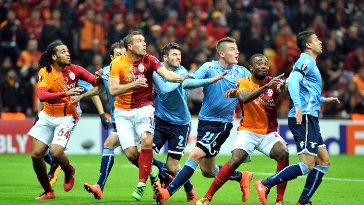 Galatasaray, İtalya\'da Tur Peşinde