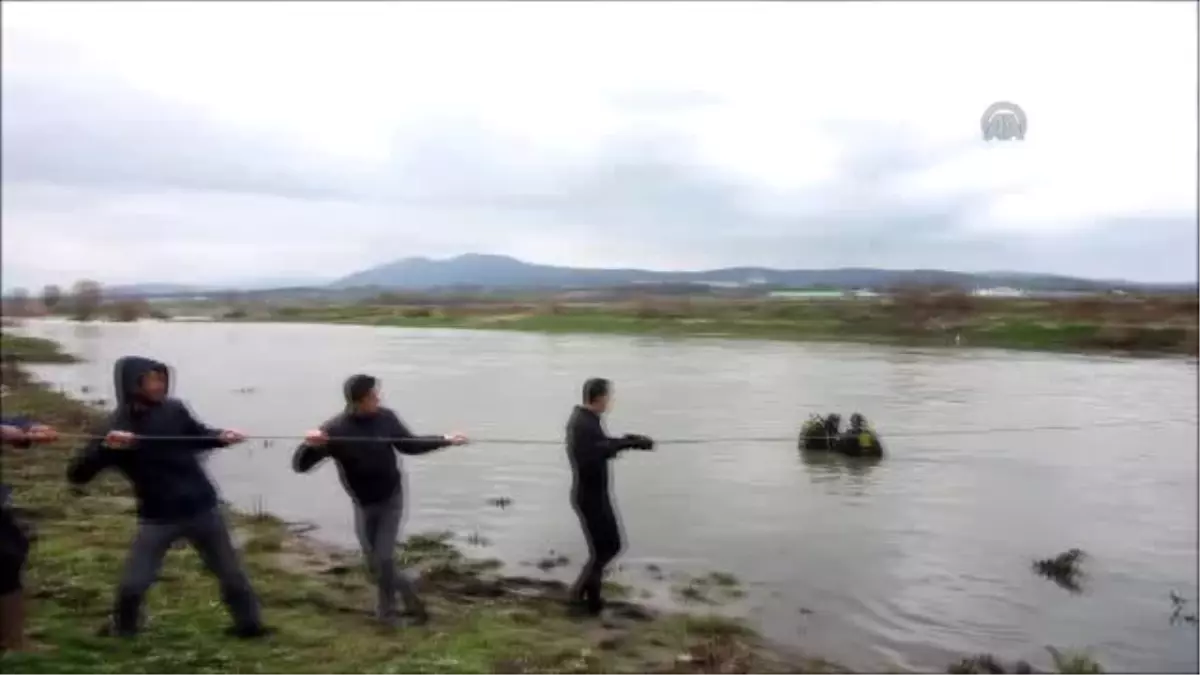 Gönen Çayı'ndaki Ceset Arama Çalışmaları Sürüyor