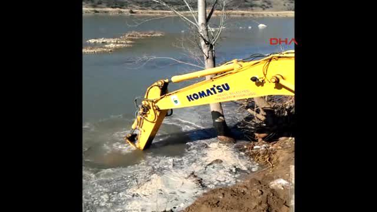 İnegöl Çelik Kasa Hırsızları Yakalandı, Baraj Gölüne Atılan Kasa İş Makinesiyle Çıkarıldı