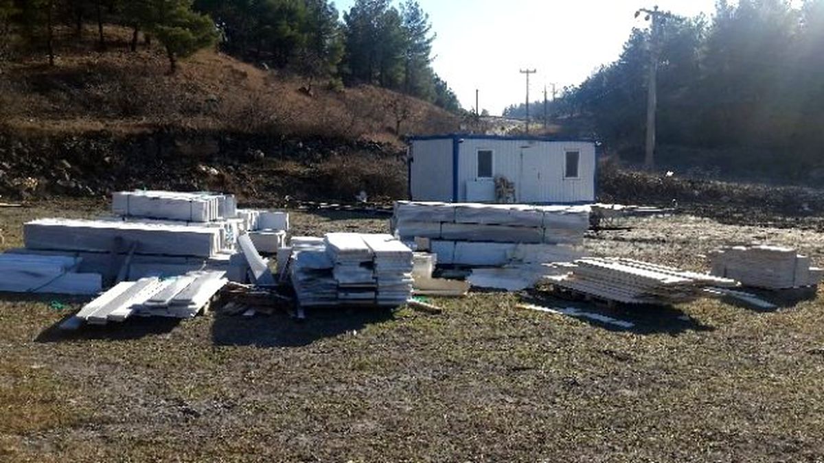İş Yerini Önce Kurşunladılar Sonra Yakmaya Çalıştılar