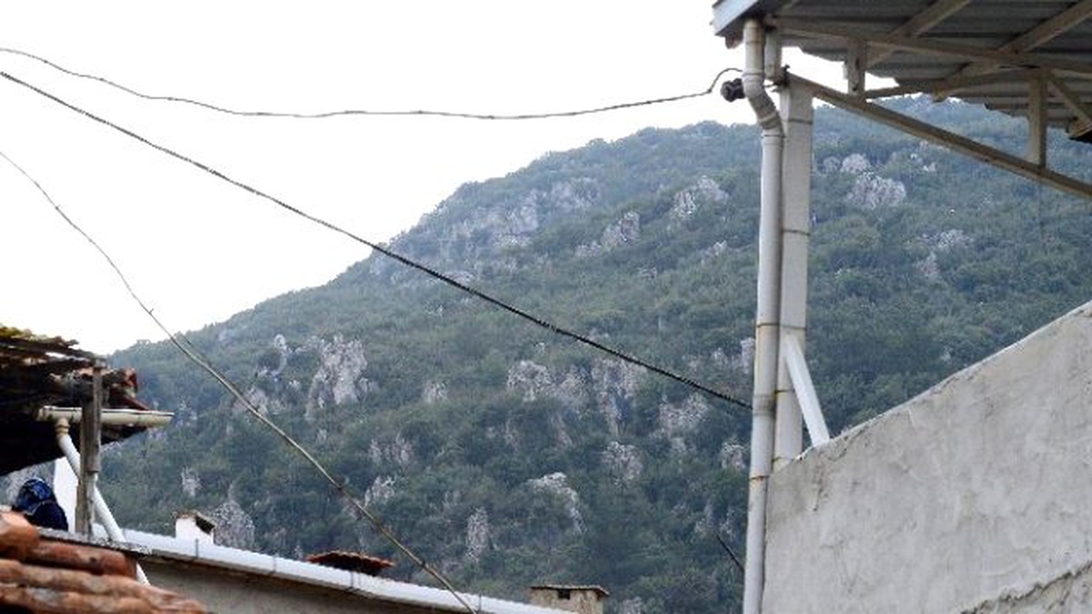 İzmir\'de Teröristleri Arama Çalışmaları Sürüyor