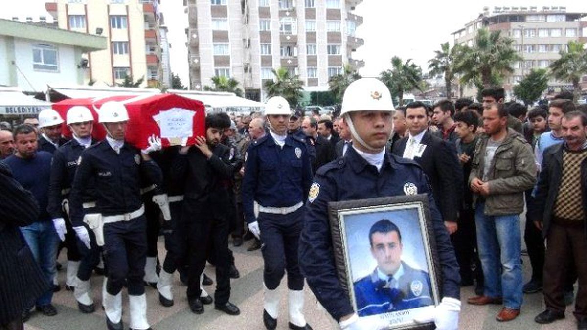 Kazada Ölen Polis Memuru Toprağa Verildi