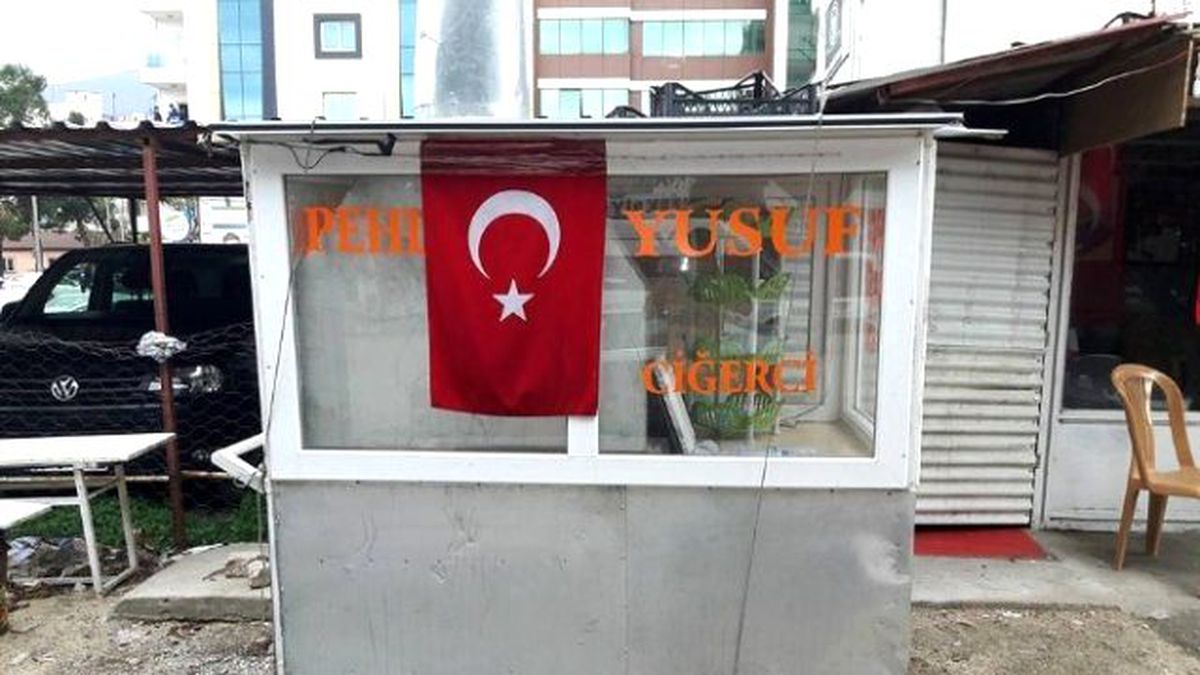 Kebap Tablasına Şehit Oğlu İçin Kilit Vurdu