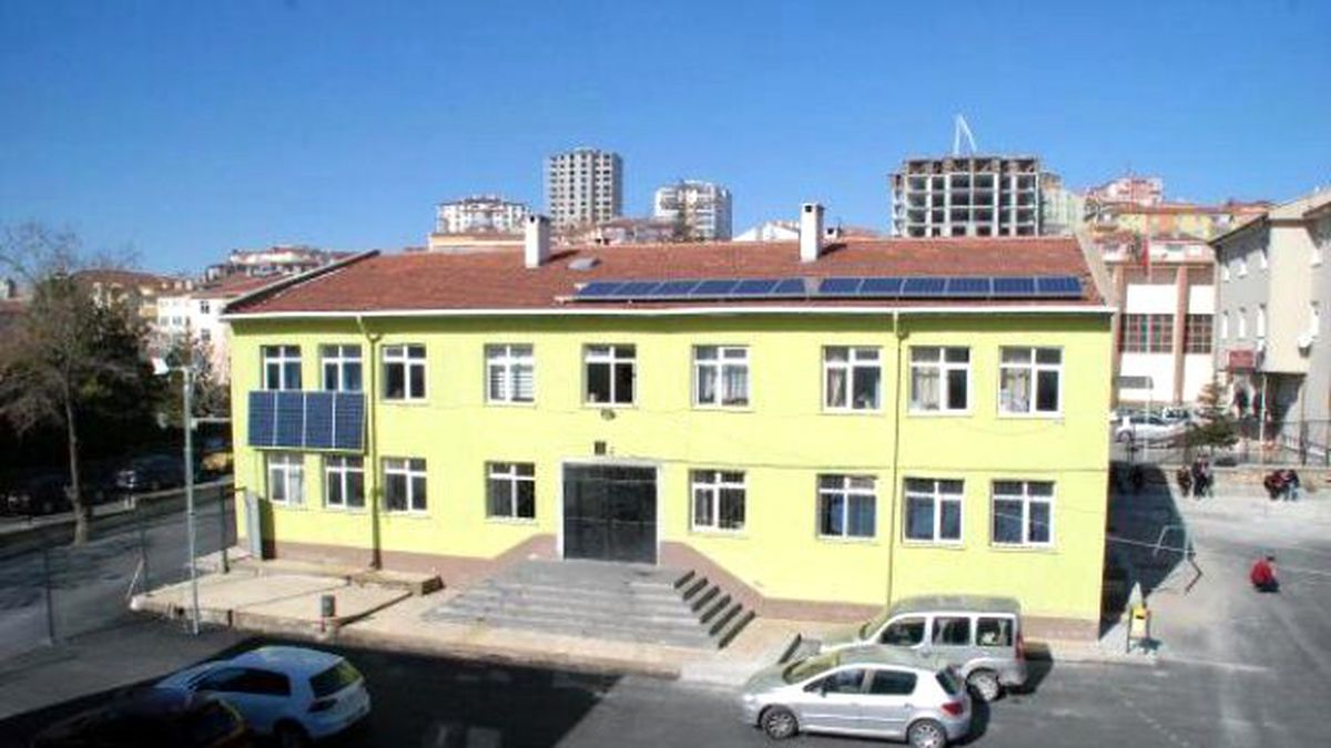 Kendi Elektriklerini Üretiyor