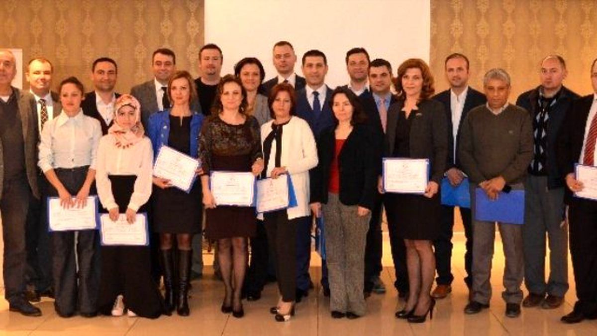 Kursiyerler Sertifikalarını Aldı