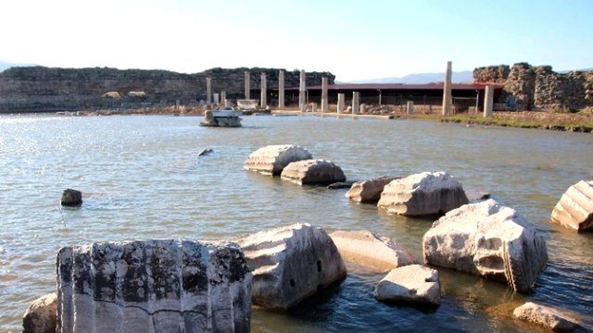 Magnesia Su Altında Kaldı