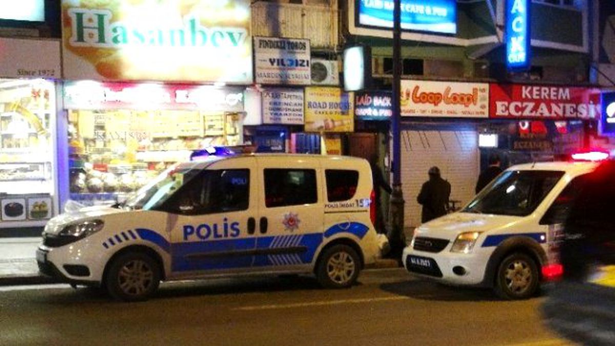 Malatya\'da Garsonla Müşteri Arasında Kavga: 1 Yaralı