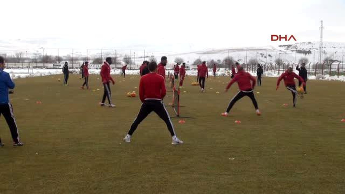 Medicana Sivasspor \'Yan Top\' Çalıştı