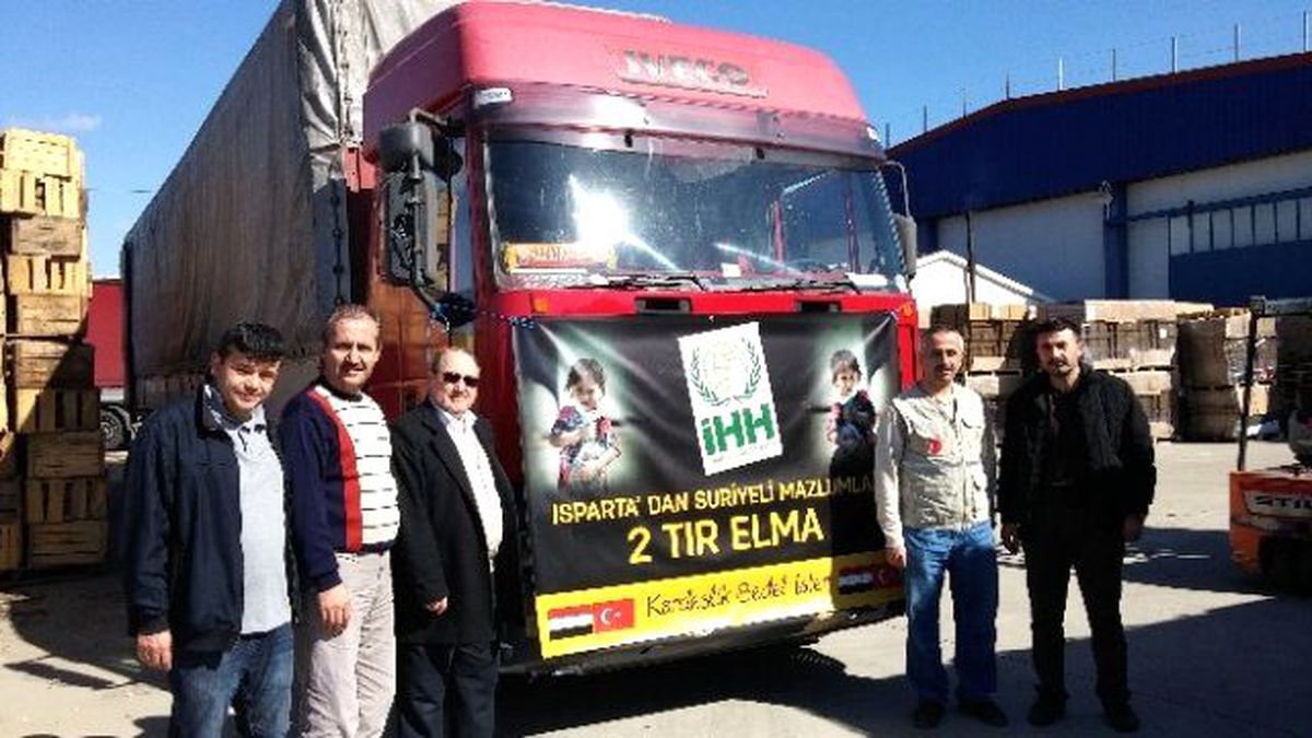 Suriyeli Göçmenlere 42 Ton Elma Yardımı
