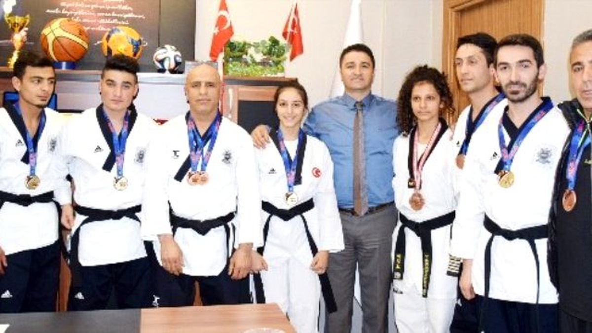 Taekwondoculardan Ökkeş Demir\'e Ziyaret