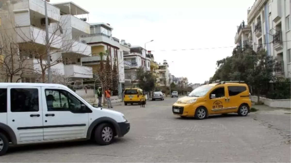 Taksi Kaçırıp, Emniyetini Ayağa Kaldırdı