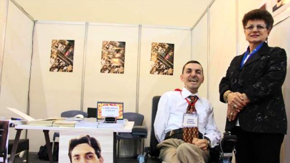Tek Parmağını Kullanabilen Vahit, 4\'üncü Kitabını Çıkartıyor