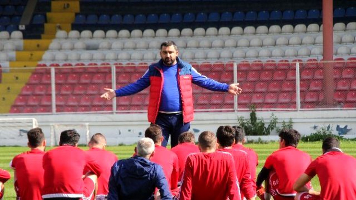 Ümit Özat: "Takımın Ligde Kalacağına İnanmayan Bizden Uzak Dursun"